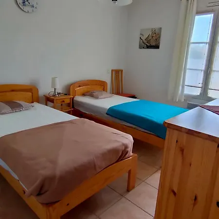 Holiday home Maison Avec 2 Chambres, Piscine Privee Et Jardin Clos A - Fr-1-323-439 Saint-Jean-de-Monts