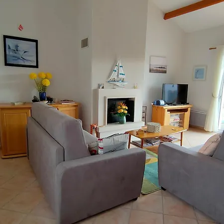 Maison Avec 2 Chambres, Piscine Privee Et Jardin Clos A - Fr-1-323-439 * Saint-Jean-de-Monts